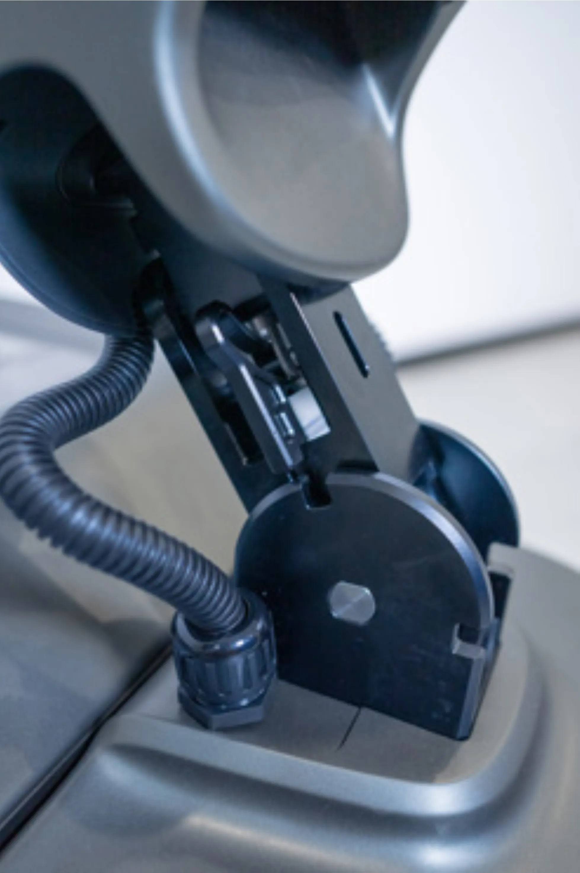 Крепление скребка